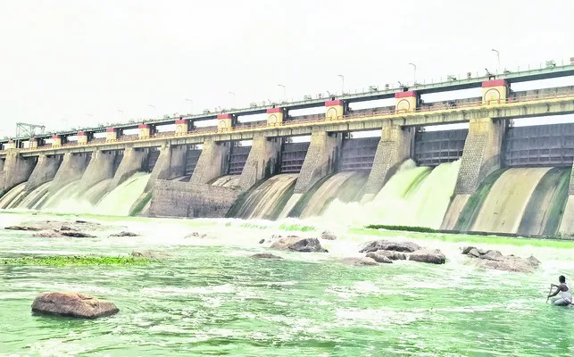 కొనసాగుతున్న మూసీ నీటి విడుదల