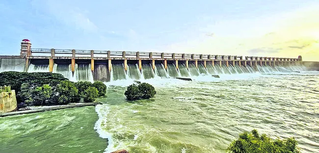 ●కళకళలాడుతున్న తుంగభద్రమ్మ 