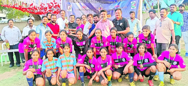 ఫుట్బాల్ విజేతగా అనంతపురం జట్టు