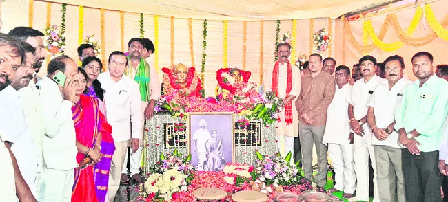 తల్లిదండ్రుల రుణం తీర్చుకోలేనిది
