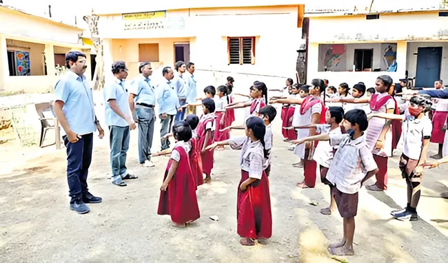 పాఠశాలల్లో ప్రీ ప్రైమరీ సెక్షన్స్‌ 