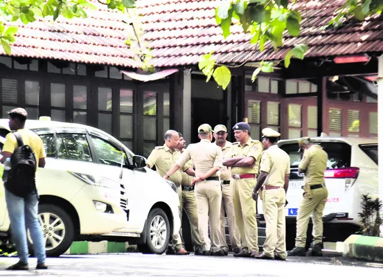నేత్రావతి నదీ తీరంలో శోధన