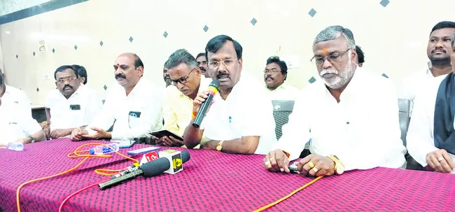 మాదిగ రిజర్వేషన్కు ఖర్గే మోకాలడ్డు