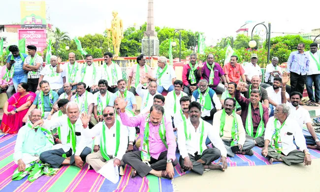 యతీంద్రా.. నీకిది తగదు