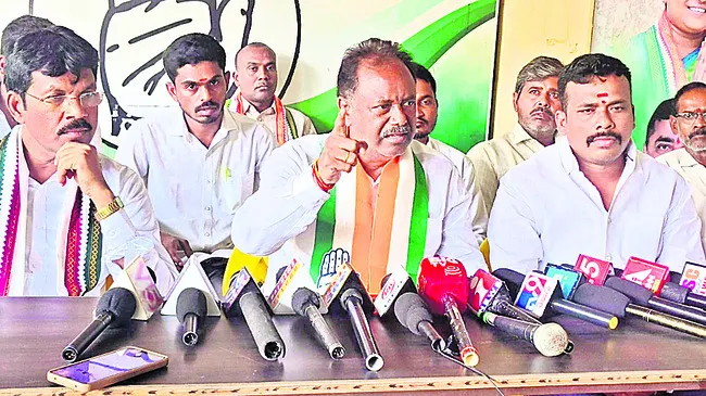 వ్యాపారాలే లేవనడం హాస్యాస్పదం