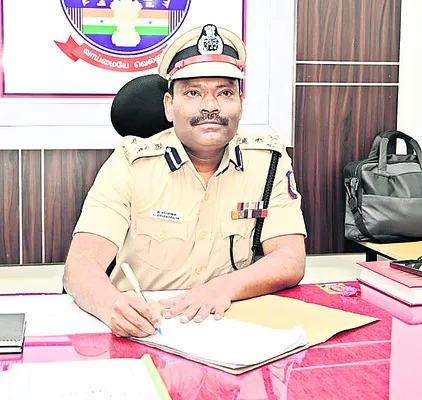 ఇసుక అక్రమ రవాణాకు సహకరిస్తే చర్యలు 