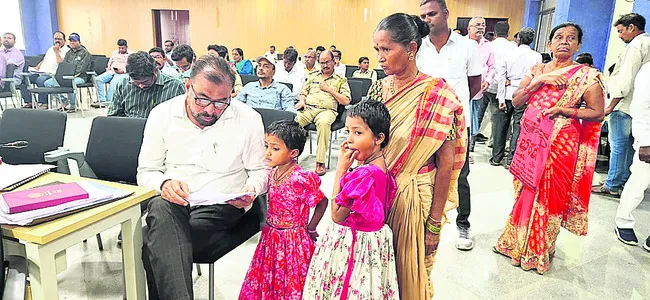 భూమి రిజిస్ట్రేషన్ నిలిపివేయండి