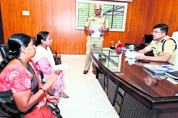 ఉద్యోగాల పేరుతో మోసం