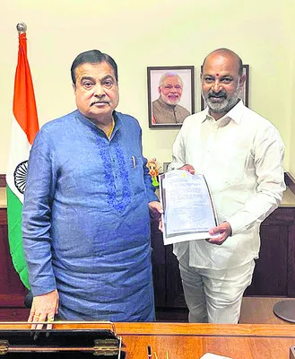 రోడ్డు విస్తరణ పనులను ప్రారంభించండి