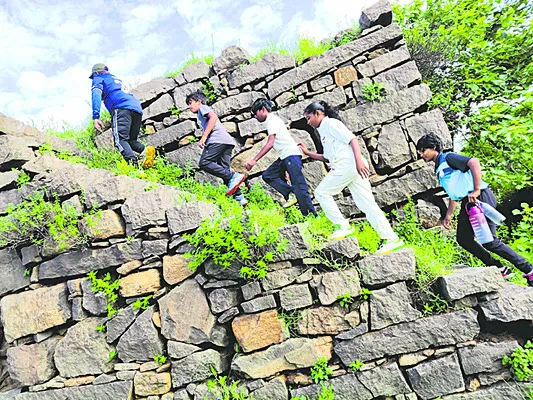 ఇటీవల కాలంలో యువతకు సాహస యాత్రలపై ఆసక్తి పెరుగుతోంది. ఉ
