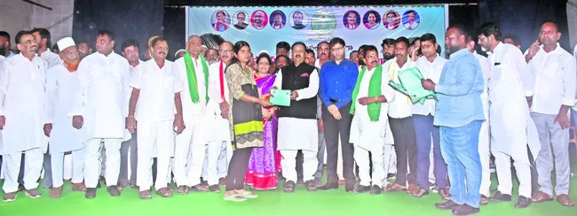 అర్హత ఉన్న ప్రతి కుటుంబానికి రేషన్కార్డు