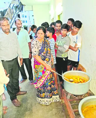 బీసీ వసతి గృహంలో దారుణమైన పరిస్థితులు