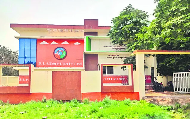 నీలిన