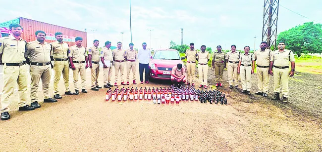 గోవా మద్యం బాటిళ్ల స్వాధీనం