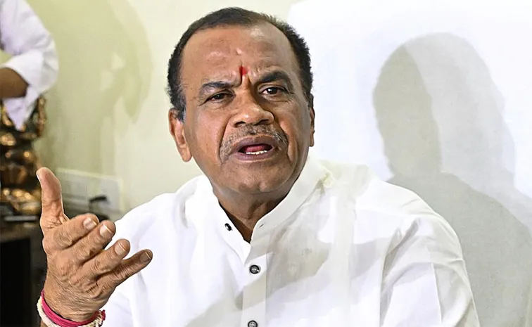అలిగిన మంత్రి కోమటిరెడ్డి.. ఉత్తమ్‌కుమార్‌రెడ్డిపై ఆగ్రహం