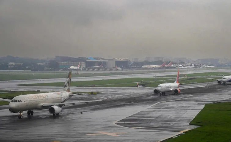 Delhi Rain Air India Indigo Spicejet Issue Travel Advisory