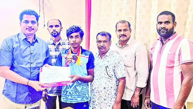 స్పెషల్‌ ఒలింపిక్‌ వాలీబాల్‌ పోటీల్లో గణేష్‌ ప్రతిభ 