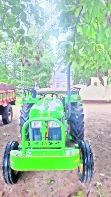 ఇసుక ట్రాక్టర్ పట్టివేత