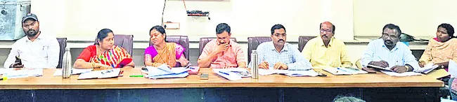 పథకాలను వేగవంతంగా అమలు చేయాలి