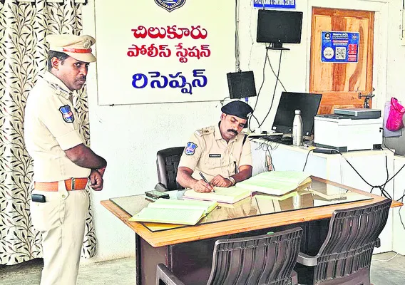 బాధితుల ఫిర్యాదులపై వేగంగా స్పందించాలి

