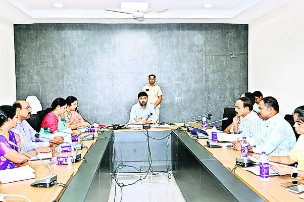 బాలకార్మిక వ్యవస్థ నిర్మూలనకు కృషి చేయాలి
