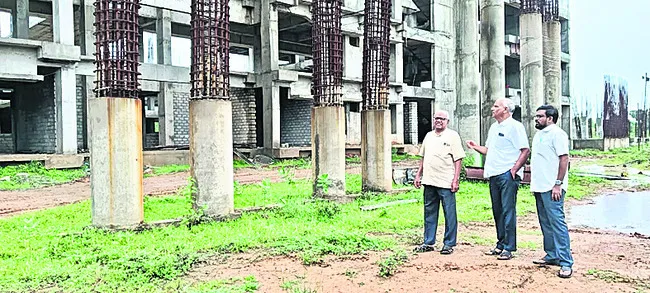 వైద్యం ప్రైవేటీకరణే కూటమి లక్ష్యం