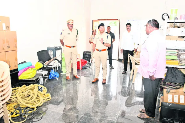 పోలీసు వాహనాల నిర్వహణలో నిర్లక్ష్యం వద్దు
