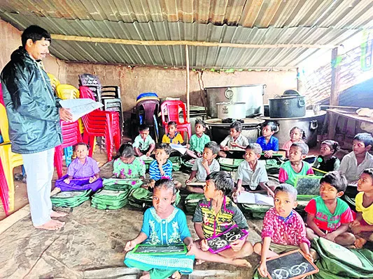 చినుకుపడితే సాగని చదువులు