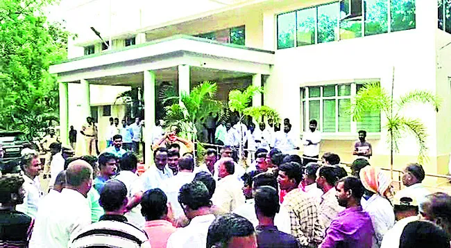 శింగనమల టీడీపీలో ఆరని కుంపట్లు