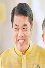 Thailand veteran politician Suriya takes over as acting prime minister for a day3