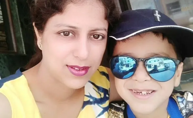 యజమానురాలు తిట్టిందని.. తల్లీ కుమారులపై సహాయకుని ఘాతుకం