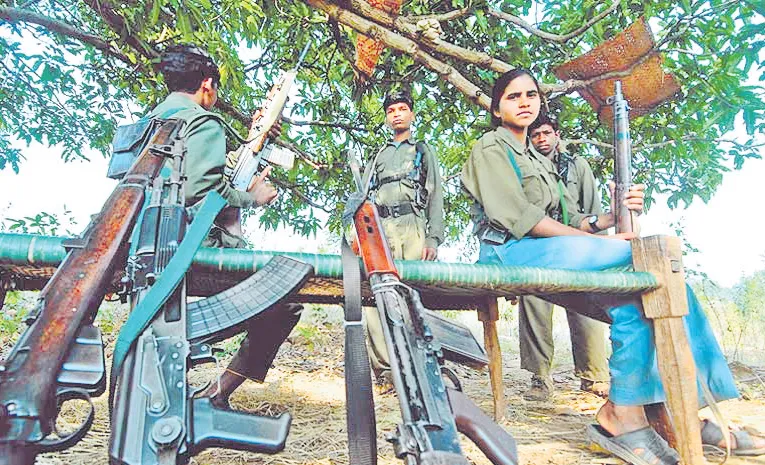 Maoists Surrender at Police Station