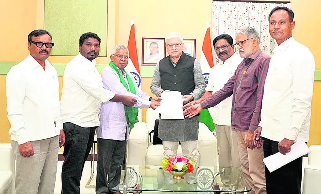 జనగణనలో షెడ్యూల్డ్‌ ట్రైబ్‌ కాలమ్‌ పొందుపరచాలి