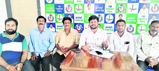 ఎరువుల కృత్రిమ కొరత తగదు