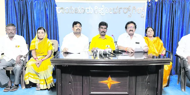 భూ యజమానులపై దాడి తగదు