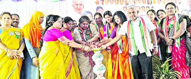 పంచ గ్యారెంటీలతో మహిళా సబలీకరణ