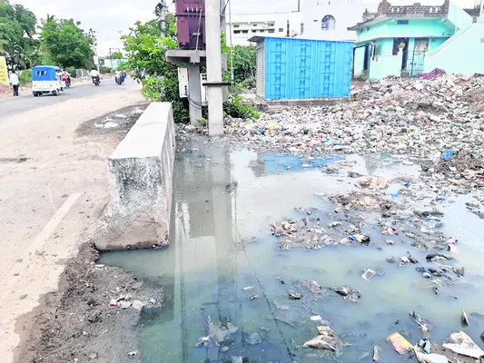 ఎక్కడి పనులు అక్కడే!
