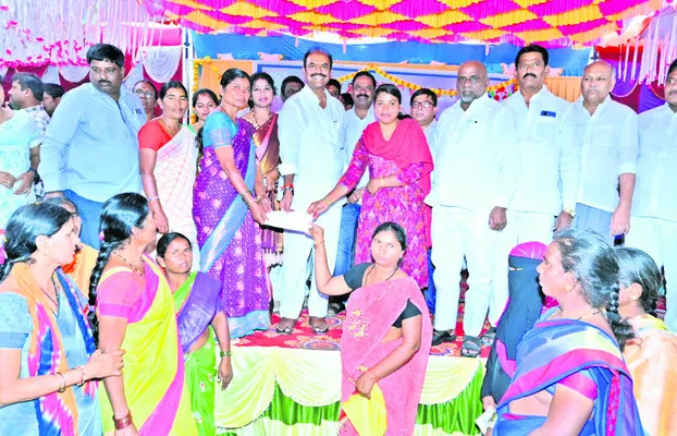 మహిళలను కోటీశ్వరులుగా చేయడమే లక్ష్యం