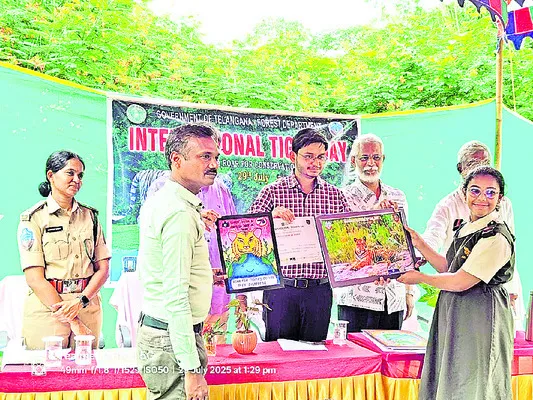 పులి జాతిని కాపాడుకోవాలి