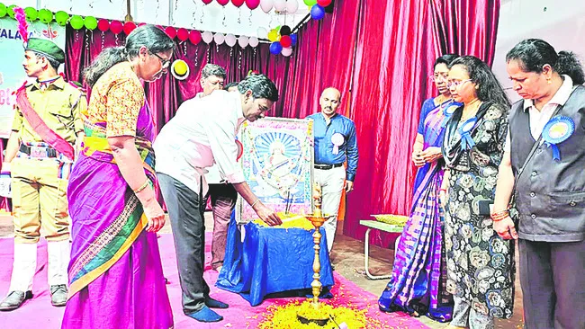 చదువుతో పాటు క్రీడలపై ఆసక్తి అవసరం