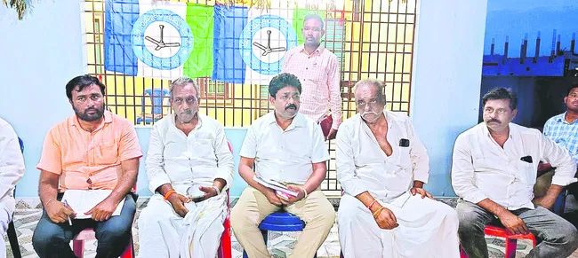 అత్యవసర షెడ్యూల్లో ఆంతర్యం ఏమిటి ?