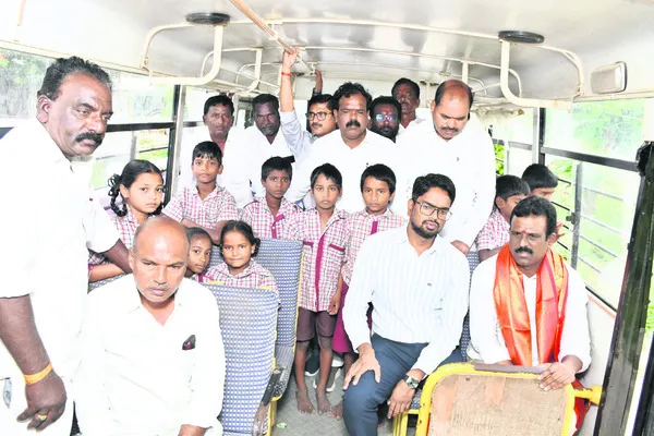 నిర్వాసితుల సమస్యలు పరిష్కరిస్తాం 