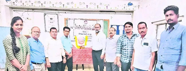 తెలంగాణ గర్వించదగ్గ మహాకవి సినారె