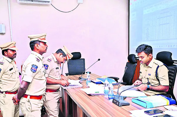 కేసుల దర్యాప్తును త్వరగా పూర్తిచేయాలి
