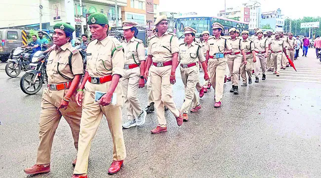 పులుల రక్షణతో జీవ వైవిధ్యం
