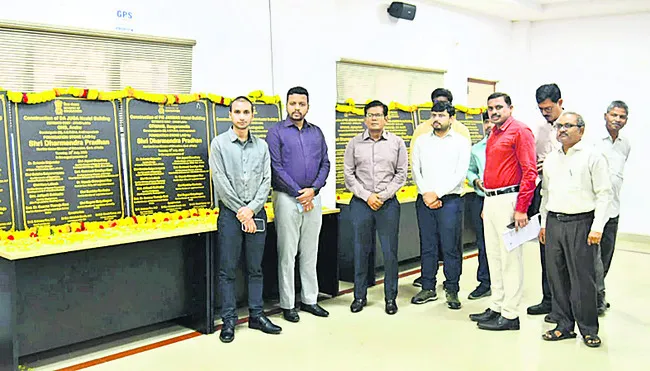 రూ.31.70 కోట్లతో 13 హాస్టల్‌ భవనాలు 