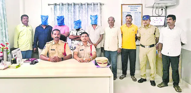 సైబర్ నేరగాళ్ల ముఠా అరెస్ట్