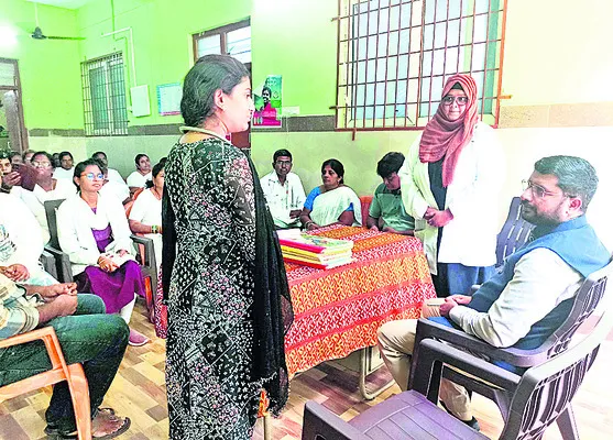 విధుల్లో నిర్లక్ష్యం వద్దు