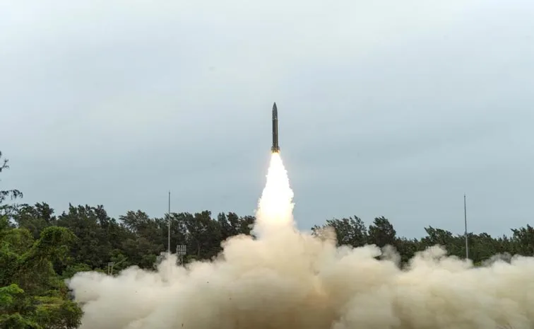DRDO successfully tests indigenous Pralay missile