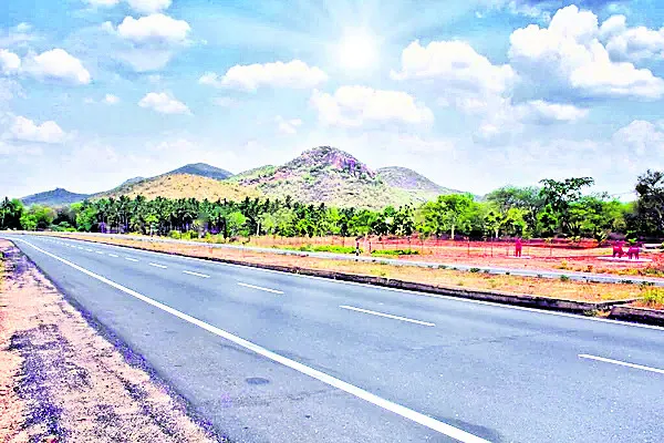 ఆర్అండ్బీ రోడ్లకు మహర్దశ
